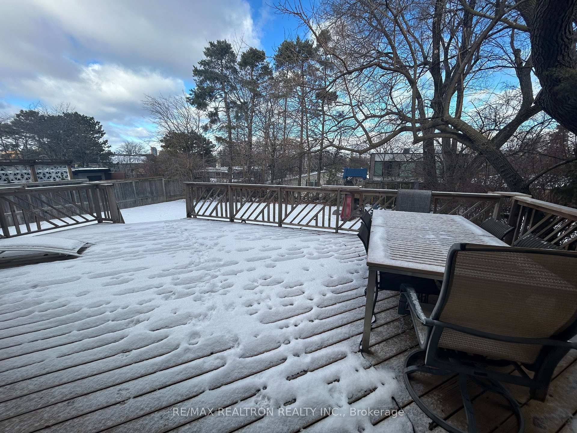 Photo 23 of 336 Hillhurst Boulevard, Toronto, Englemount-Lawrence — HOMEH