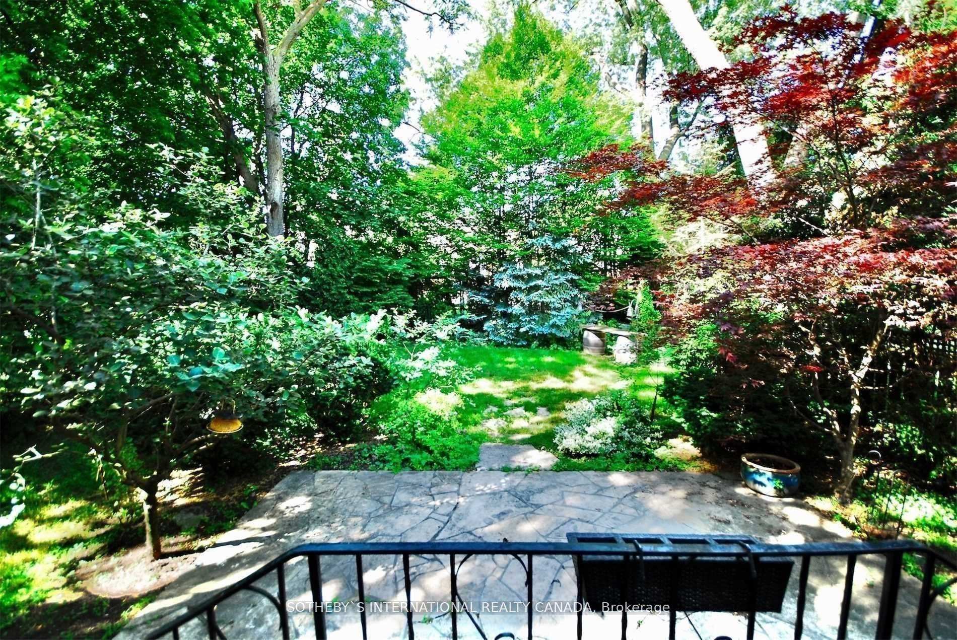 Photo 13 of 44 De Vere Gardens, Toronto, Bedford Park-Nortown — HOMEH
