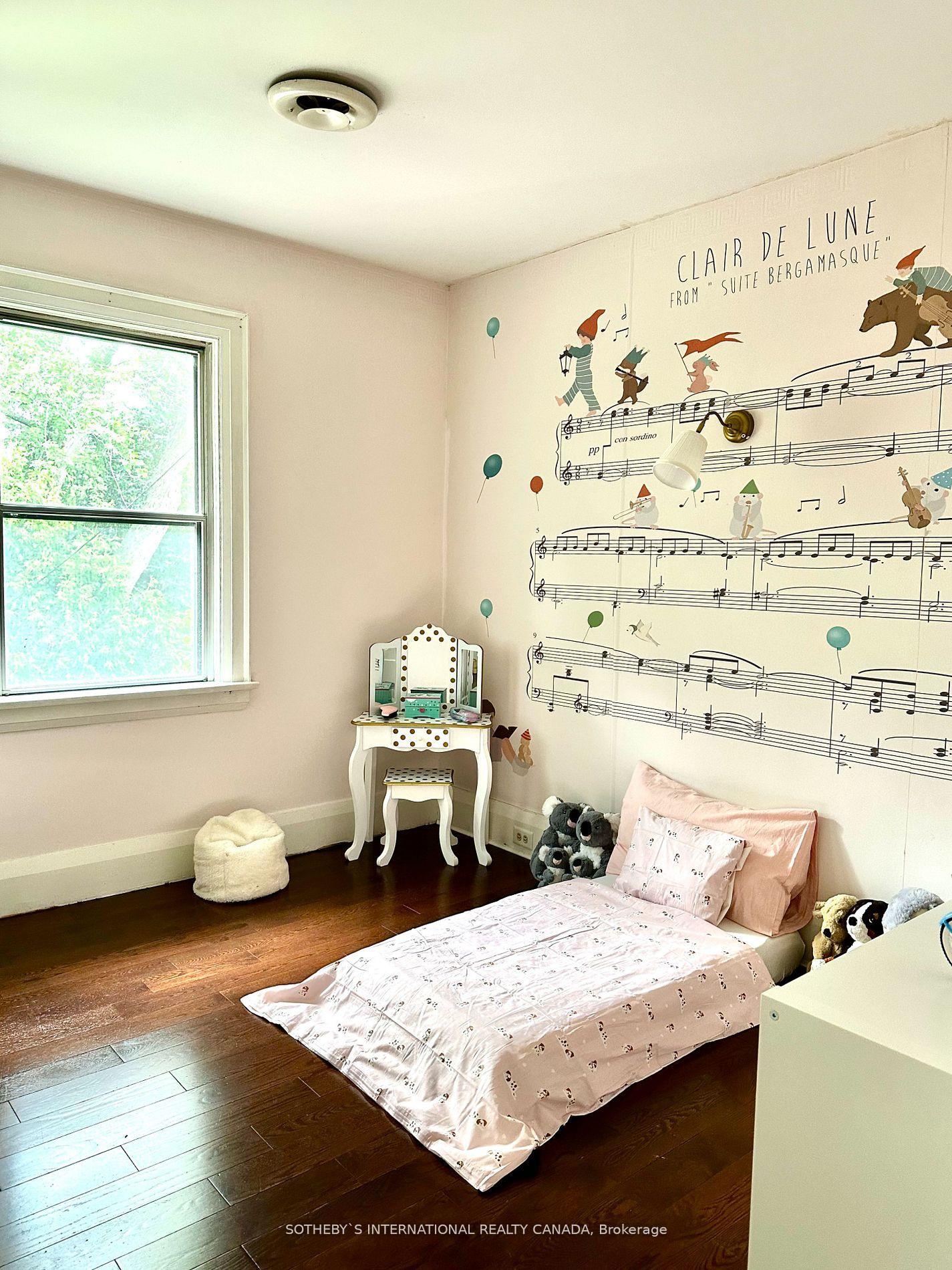 Photo 20 of 44 De Vere Gardens, Toronto, Bedford Park-Nortown — HOMEH