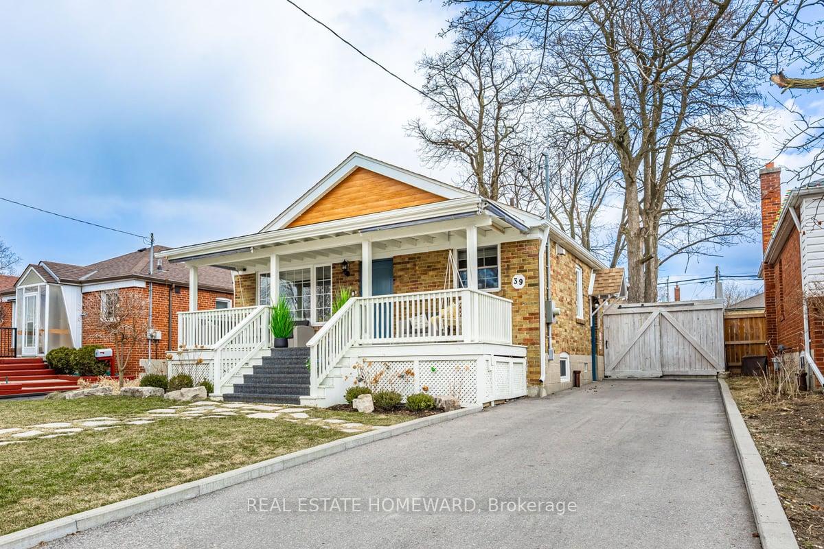Photo 3 of 39 Compton Drive, Scarborough, Wexford-Maryvale — HOMEH