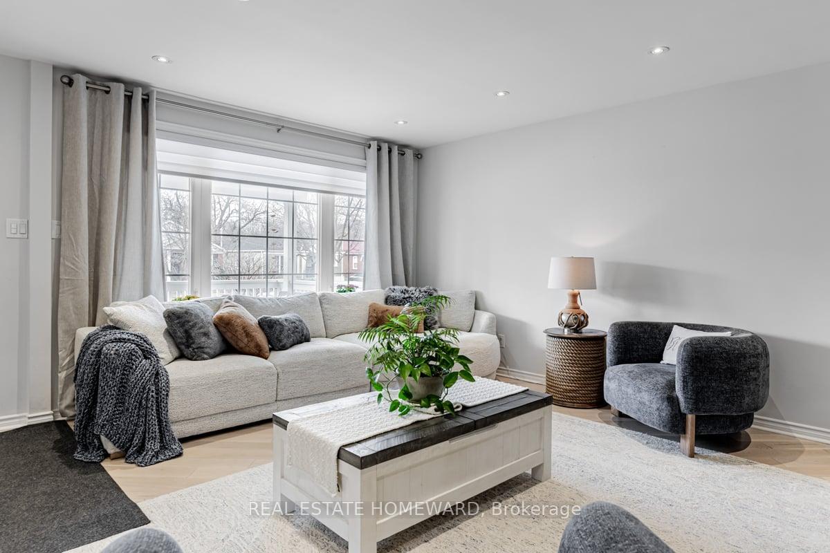 Photo 5 of 39 Compton Drive, Scarborough, Wexford-Maryvale — HOMEH