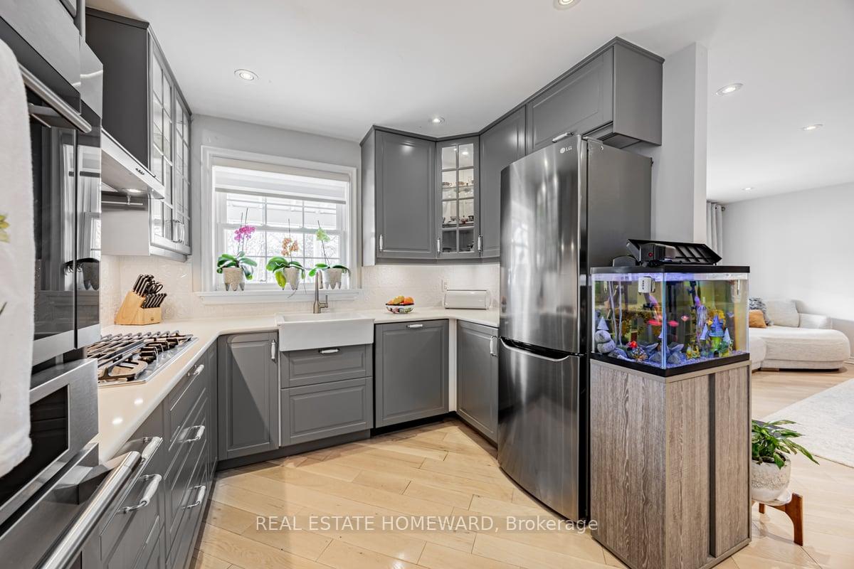 Photo 10 of 39 Compton Drive, Scarborough, Wexford-Maryvale — HOMEH