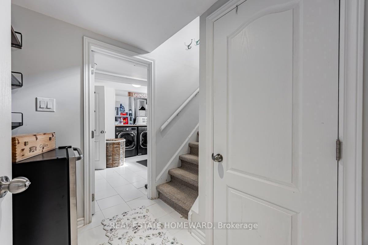 Photo 16 of 39 Compton Drive, Scarborough, Wexford-Maryvale — HOMEH