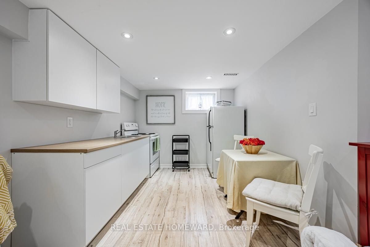 Photo 18 of 39 Compton Drive, Scarborough, Wexford-Maryvale — HOMEH