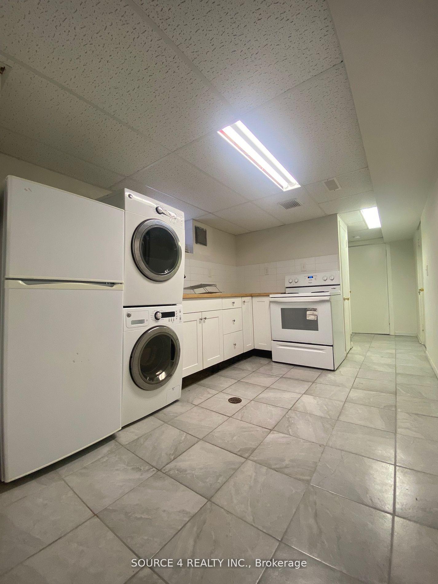 Photo 3 of Unit Lower, 21 Burncrest Drive, Toronto, Bedford Park-Nortown — HOMEH