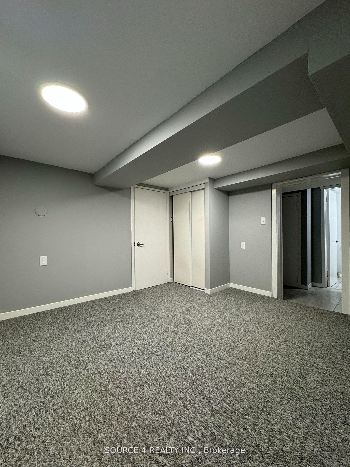 Photo 5 of Unit Lower, 21 Burncrest Drive, Toronto, Bedford Park-Nortown — HOMEH