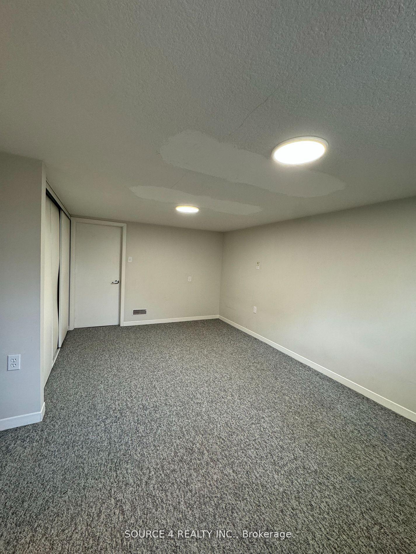 Photo 6 of Unit Lower, 21 Burncrest Drive, Toronto, Bedford Park-Nortown — HOMEH