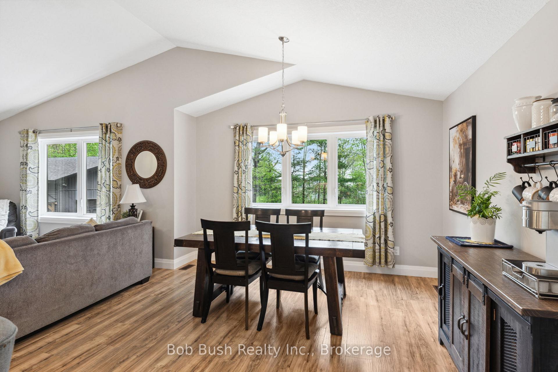 Photo 10 of 4 Davis Drive, Tay, Victoria Harbour — HOMEH