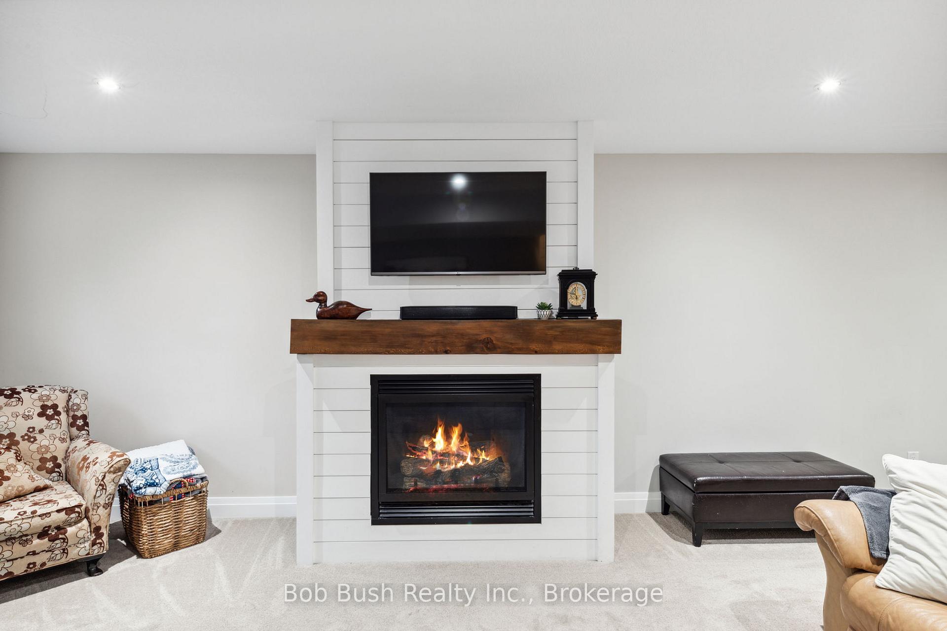 Photo 23 of 4 Davis Drive, Tay, Victoria Harbour — HOMEH