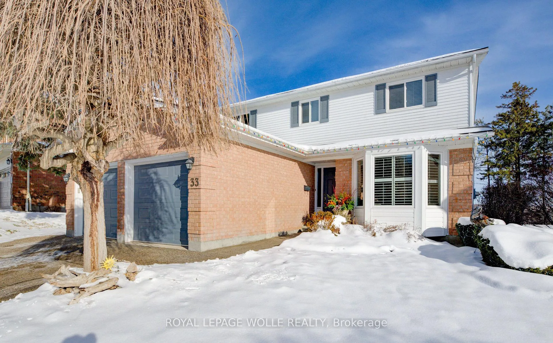 Front of 33 Tinatawa Court