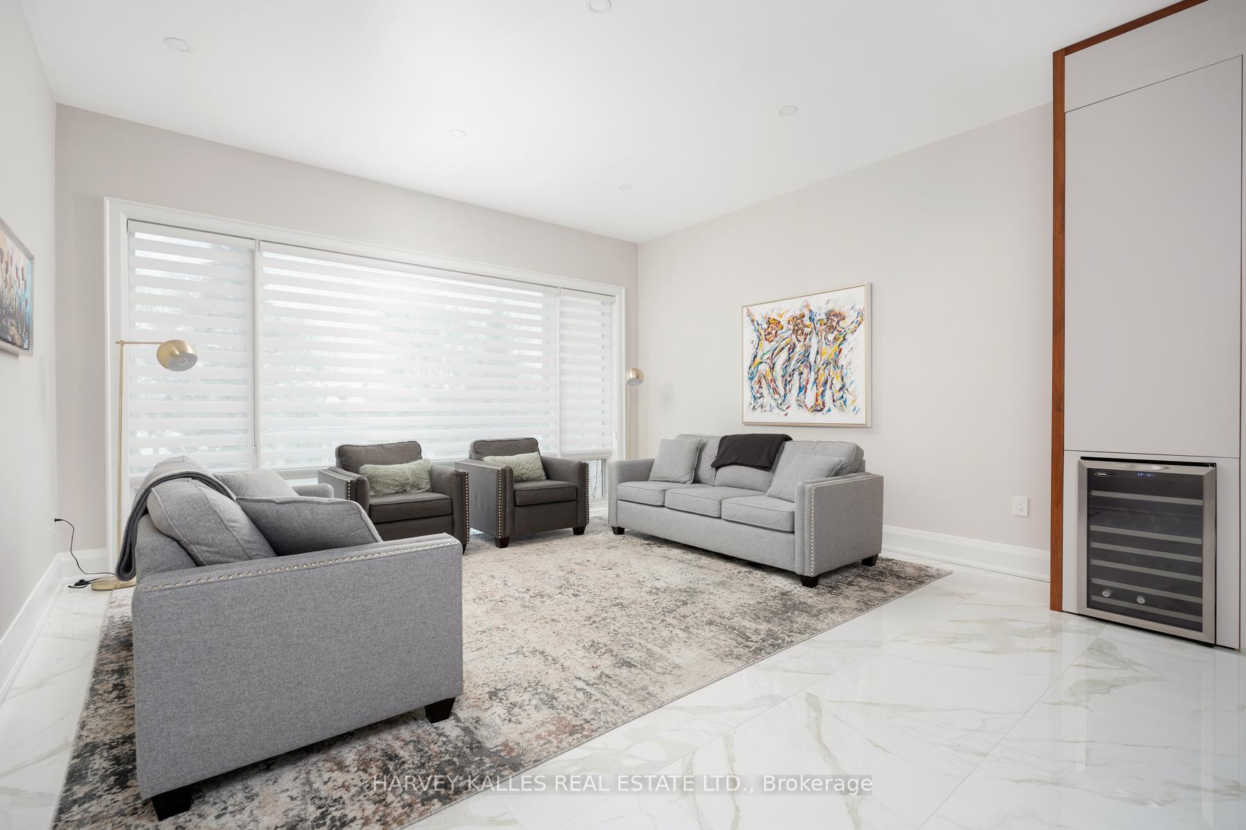Photo 6 of 313 Hillhurst Boulevard, Toronto, Englemount-Lawrence — HOMEH