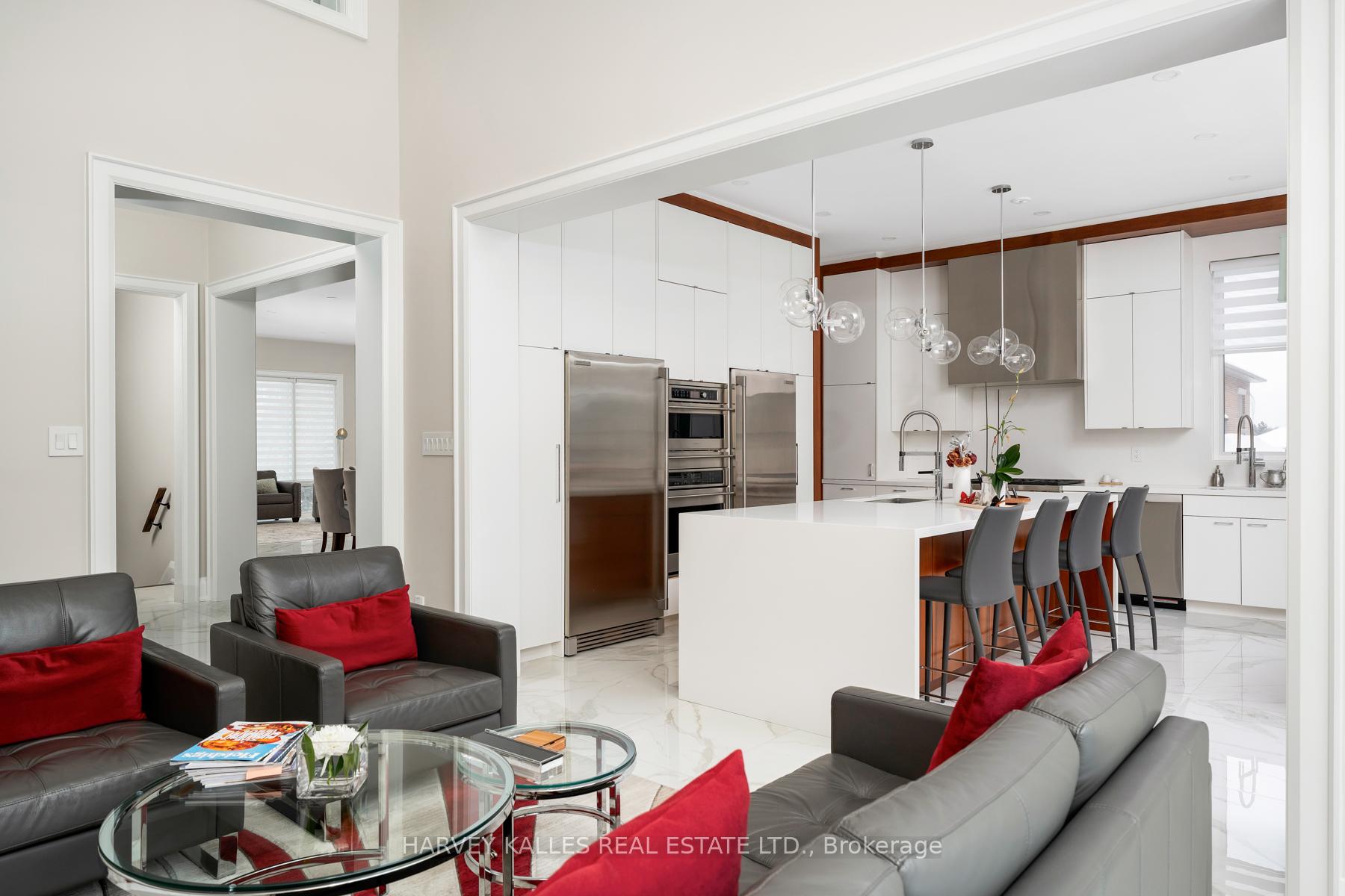 Photo 11 of 313 Hillhurst Boulevard, Toronto, Englemount-Lawrence — HOMEH