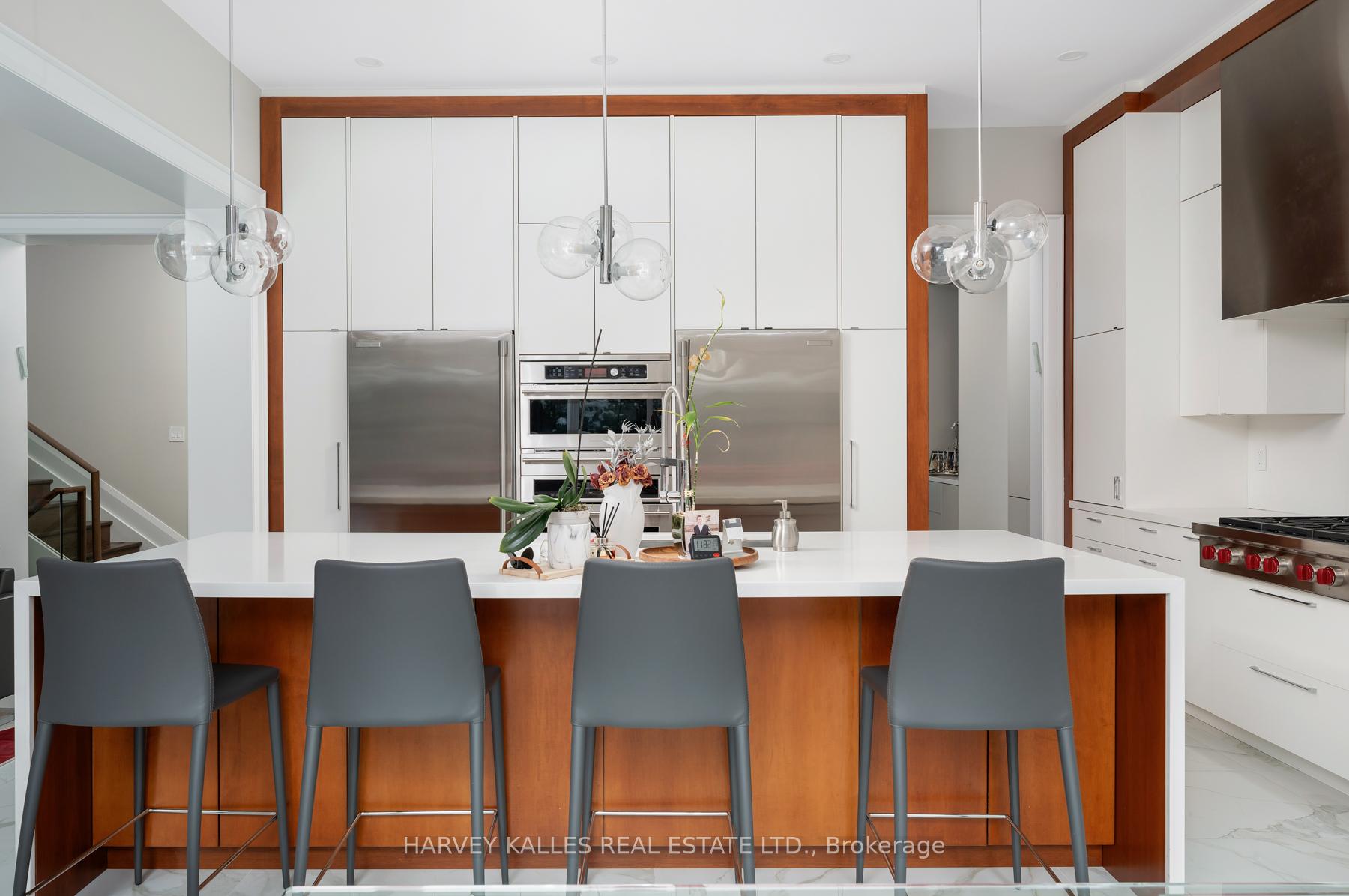 Photo 16 of 313 Hillhurst Boulevard, Toronto, Englemount-Lawrence — HOMEH