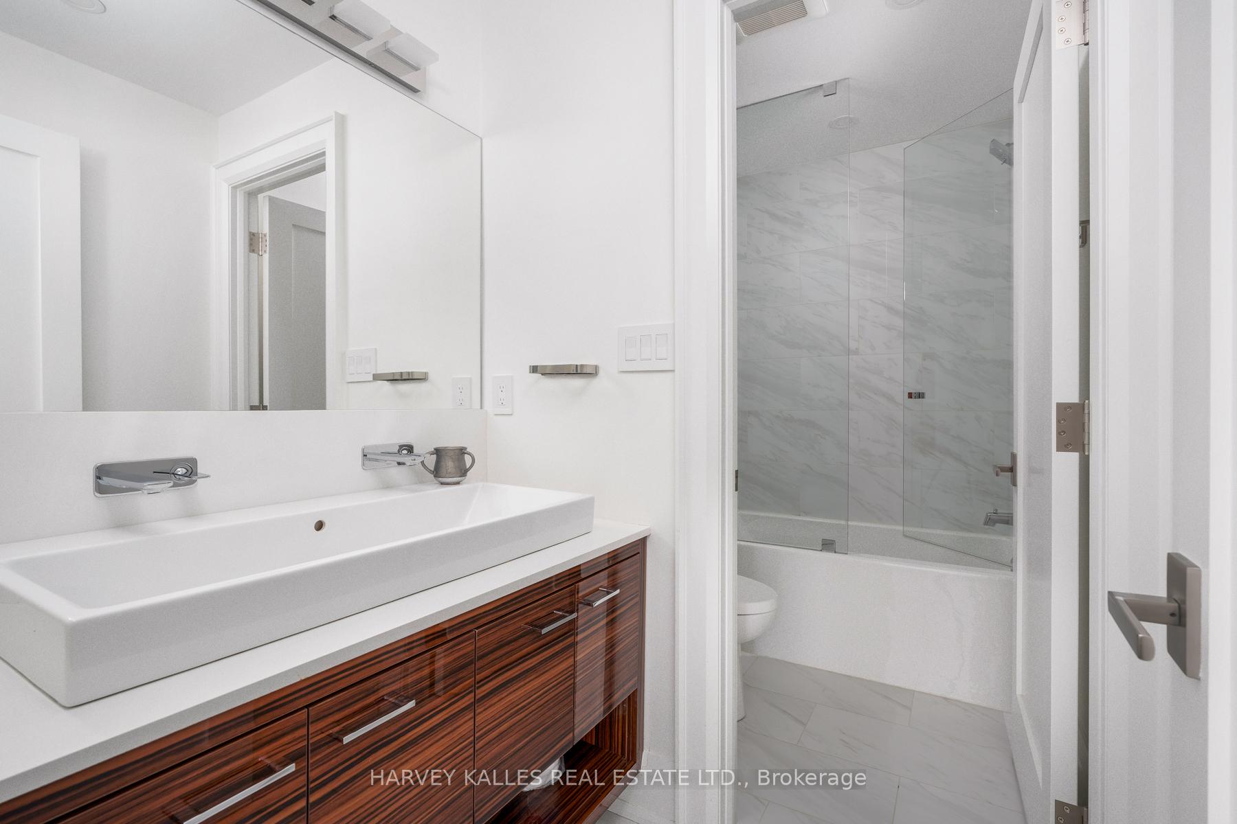 Photo 21 of 313 Hillhurst Boulevard, Toronto, Englemount-Lawrence — HOMEH
