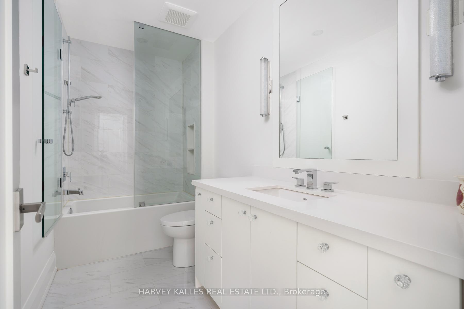 Photo 24 of 313 Hillhurst Boulevard, Toronto, Englemount-Lawrence — HOMEH