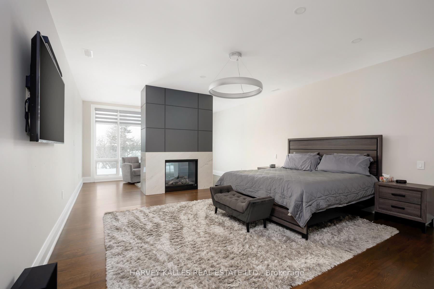 Photo 26 of 313 Hillhurst Boulevard, Toronto, Englemount-Lawrence — HOMEH