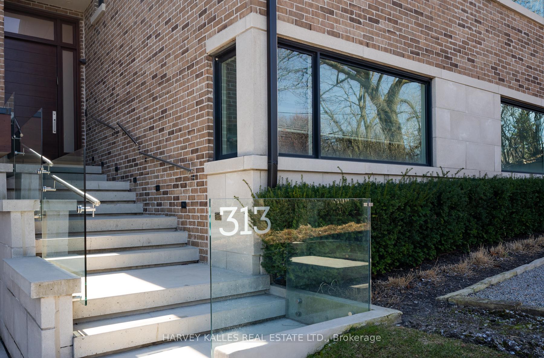 Photo 37 of 313 Hillhurst Boulevard, Toronto, Englemount-Lawrence — HOMEH