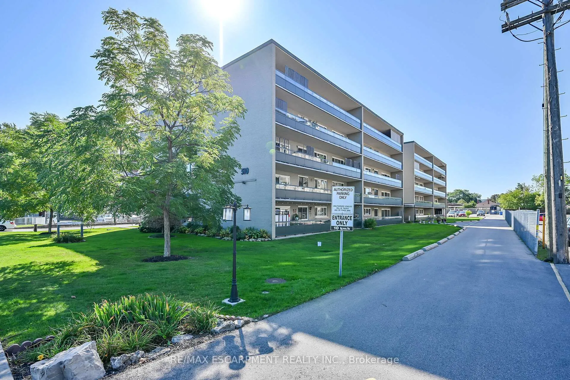 Front of Unit 404, 510 Queenston Road
