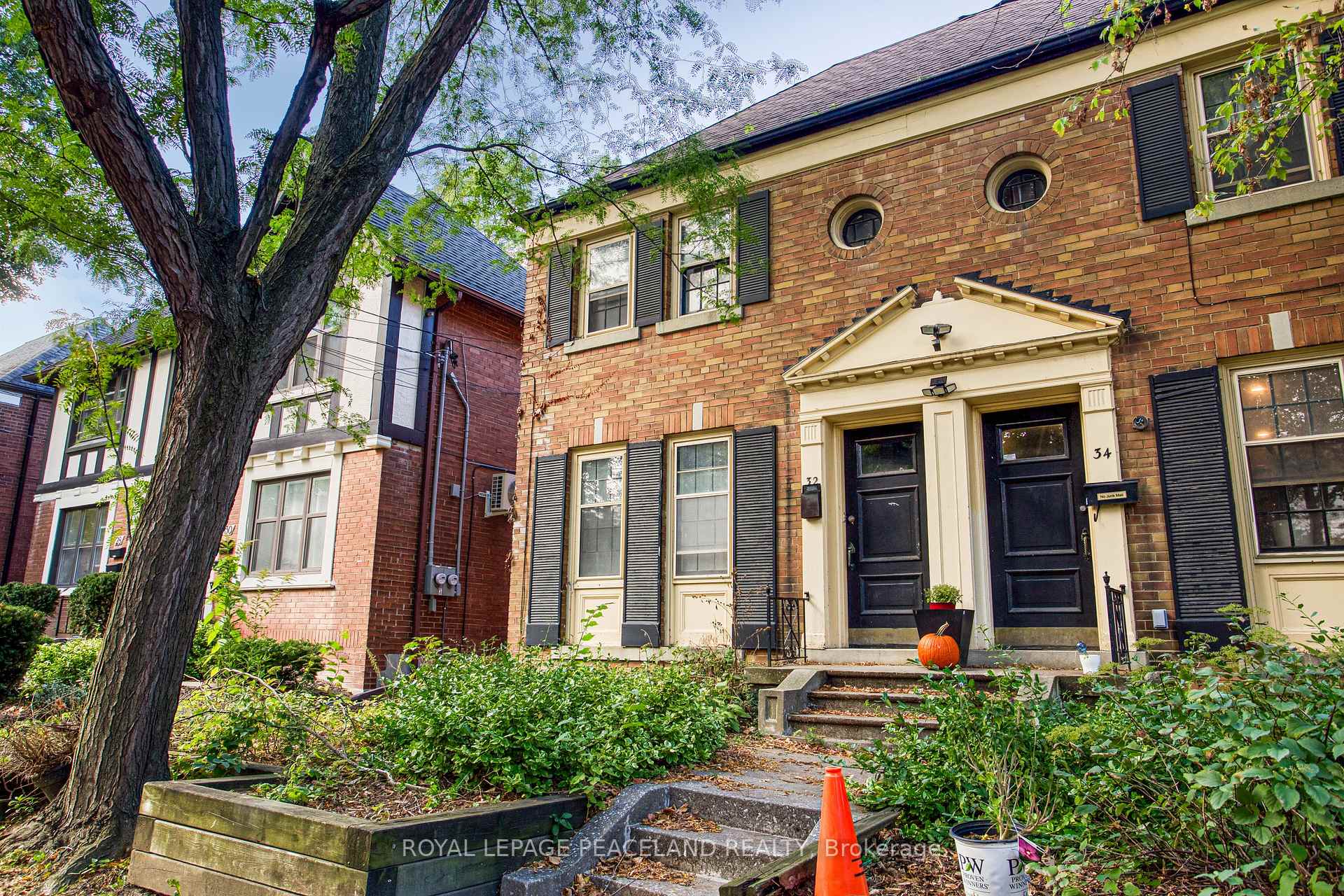 Photo 4 of 32 Strathgowan Avenue, Toronto, Lawrence Park South — HOMEH
