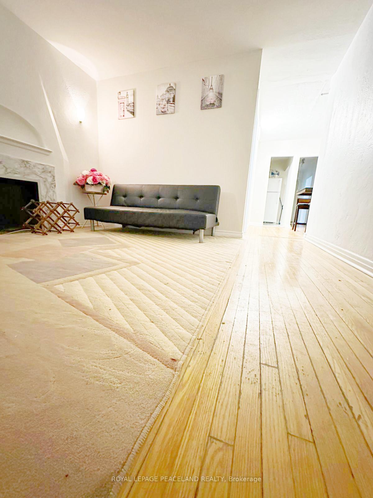 Photo 2 of 32 Strathgowan Avenue, Toronto, Lawrence Park South — HOMEH