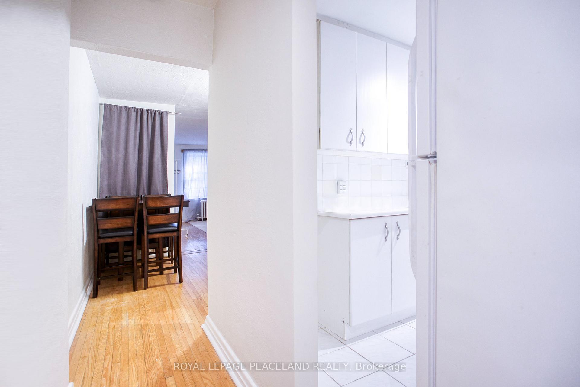 Photo 10 of 32 Strathgowan Avenue, Toronto, Lawrence Park South — HOMEH