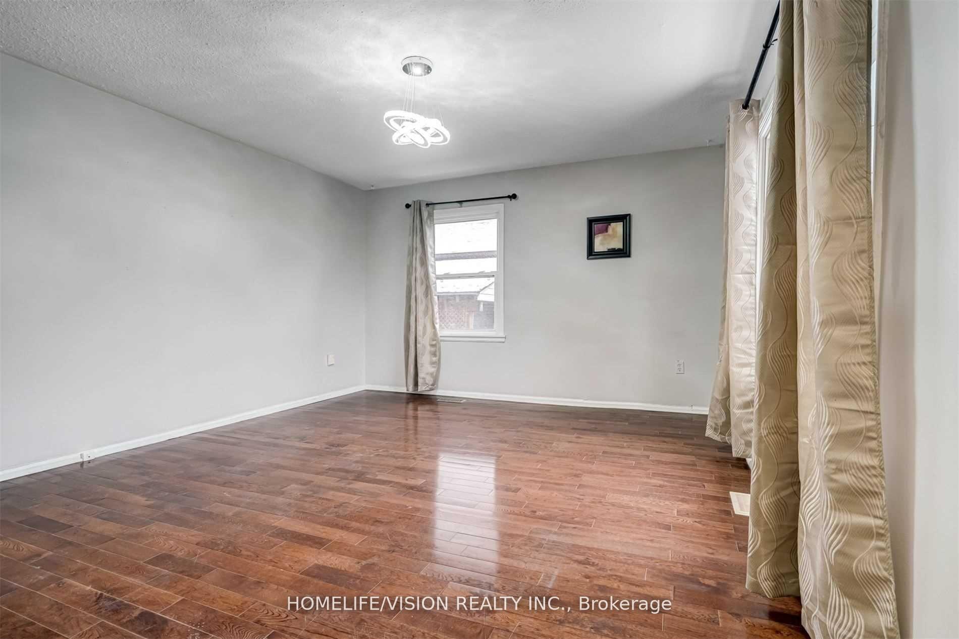 Photo 4 of Unit Main, 65 Ellington Drive E, Scarborough, Wexford-Maryvale — HOMEH