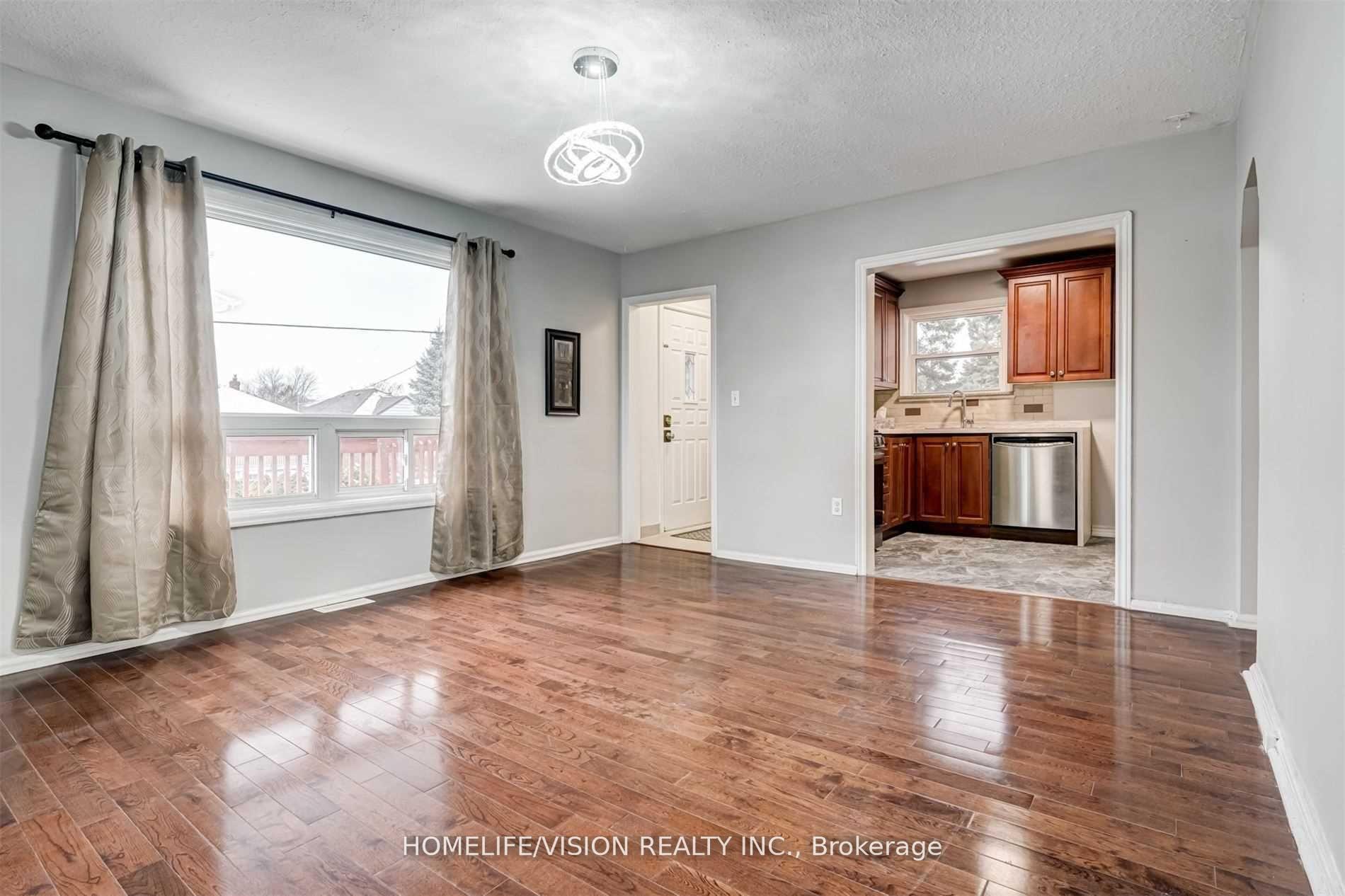 Photo 6 of Unit Main, 65 Ellington Drive E, Scarborough, Wexford-Maryvale — HOMEH