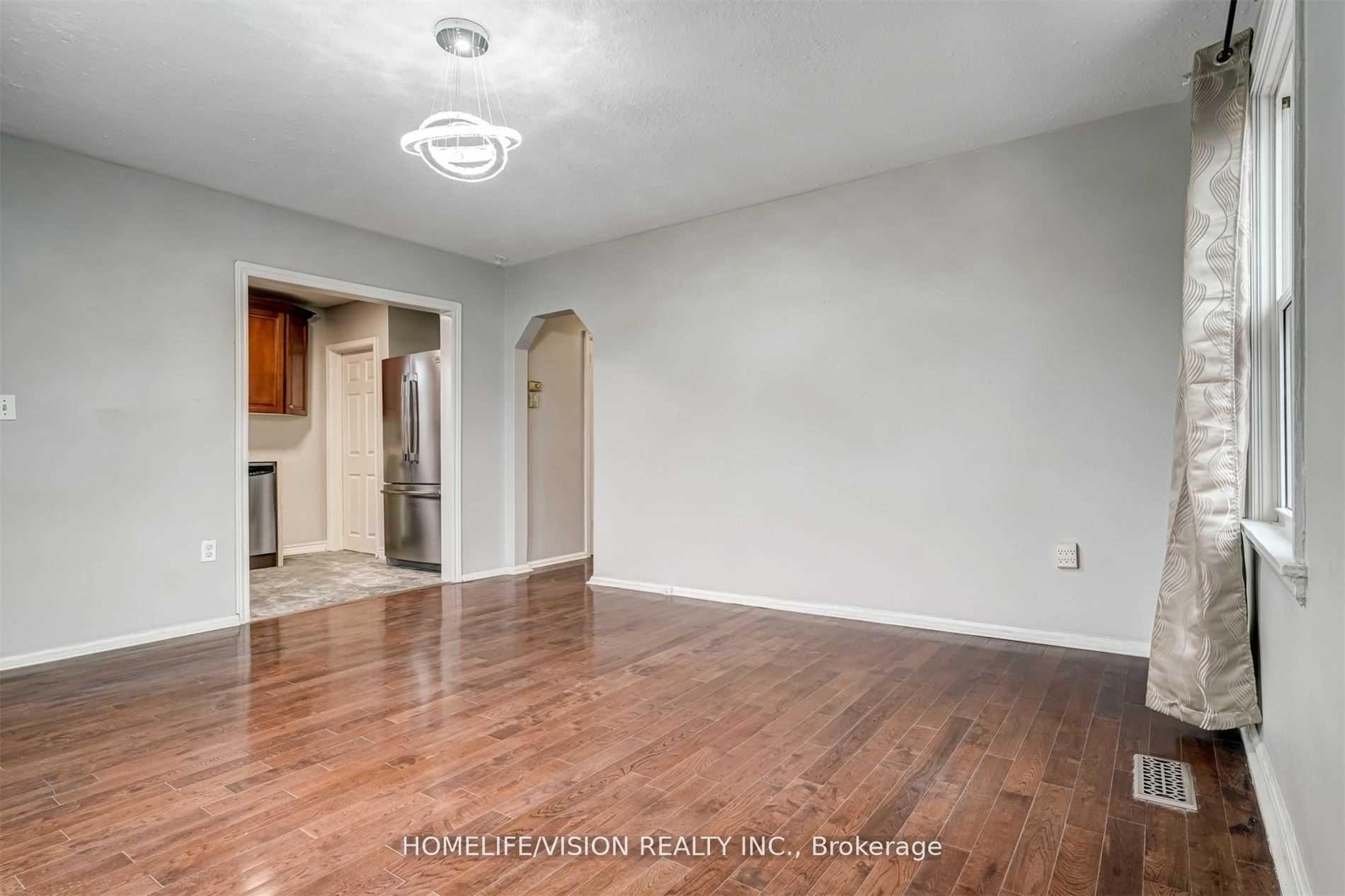 Photo 8 of Unit Main, 65 Ellington Drive E, Scarborough, Wexford-Maryvale — HOMEH