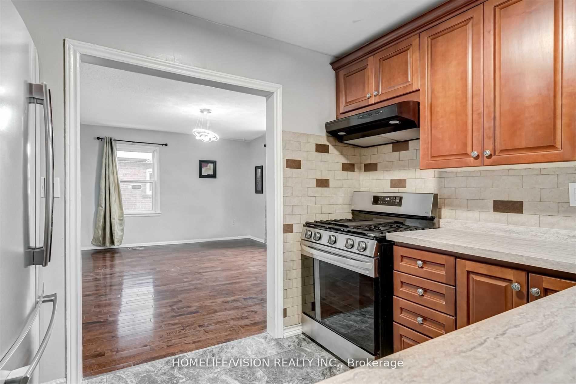 Photo 13 of Unit Main, 65 Ellington Drive E, Scarborough, Wexford-Maryvale — HOMEH