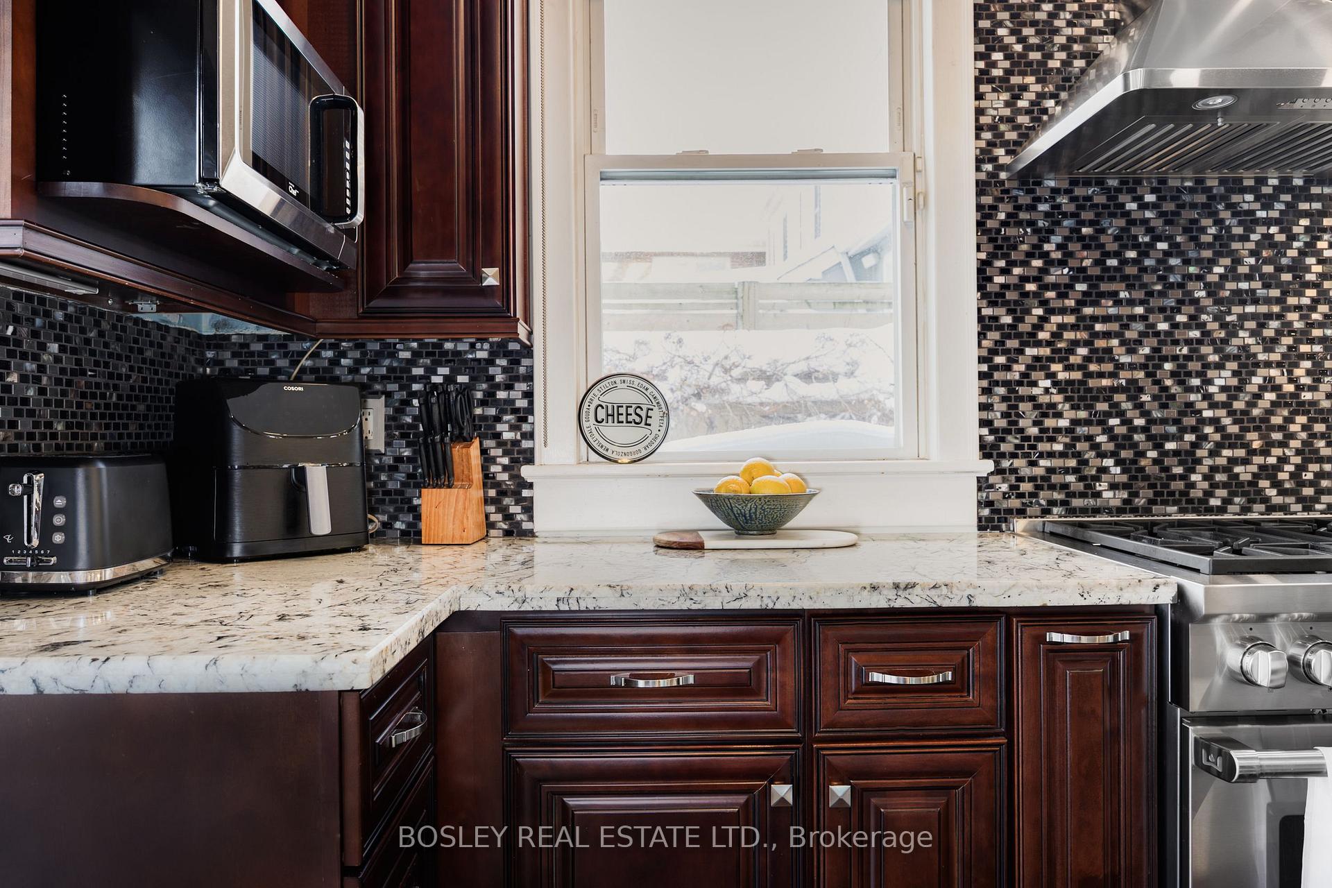 Photo 13 of 14 Swanwick Avenue, Toronto, The Beaches — HOMEH