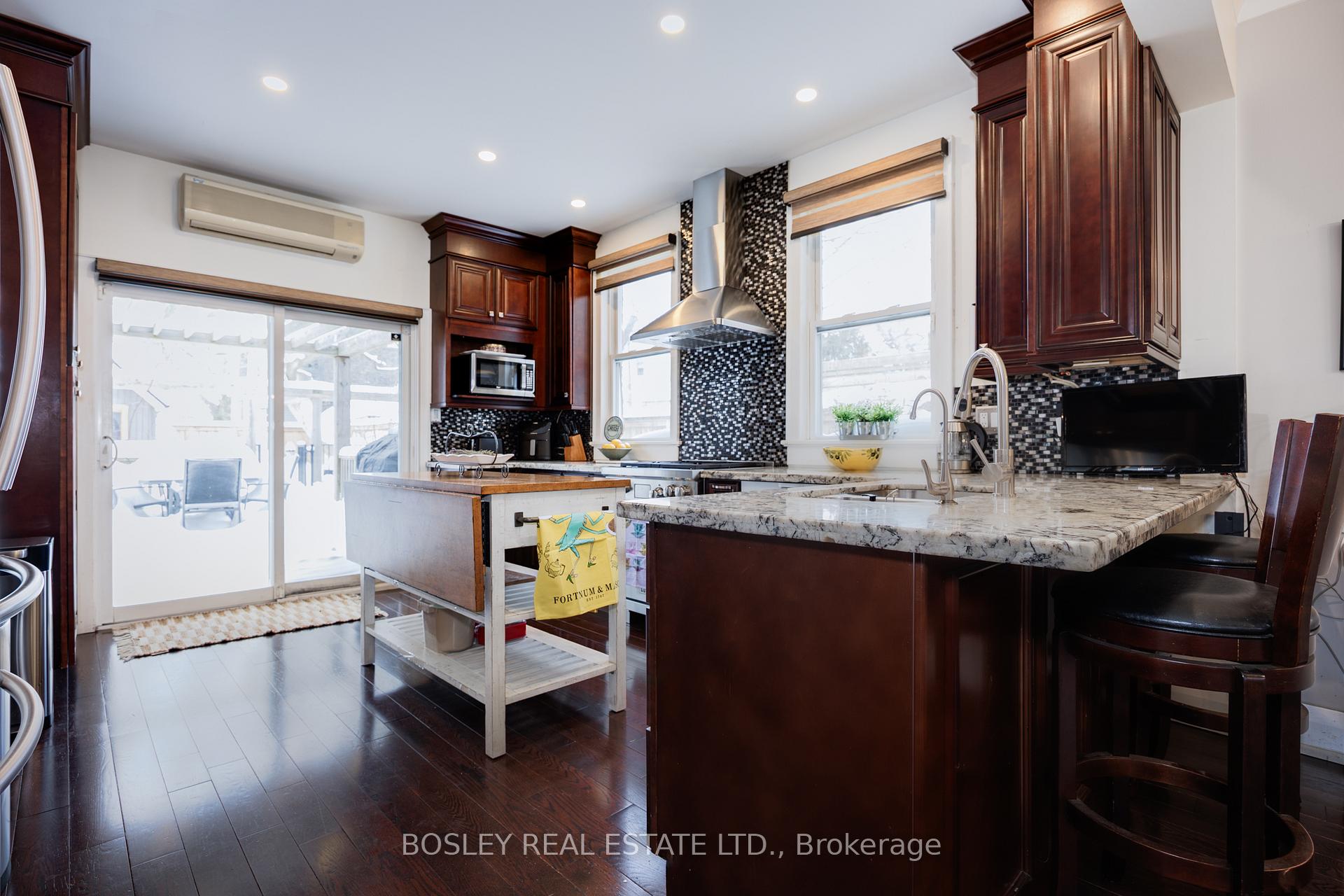 Photo 14 of 14 Swanwick Avenue, Toronto, The Beaches — HOMEH