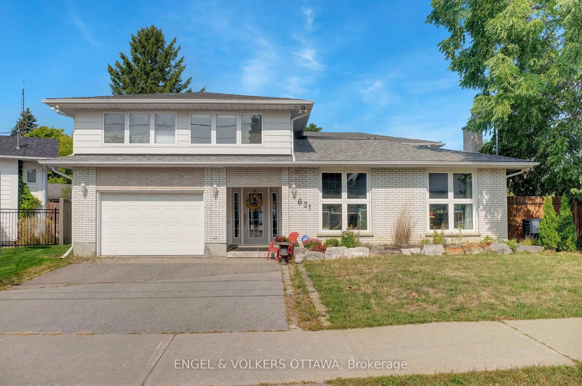 Photo 1 of Unit A, 621 Pleasant Park Road, Ottawa, Playfair Park — HOMEH