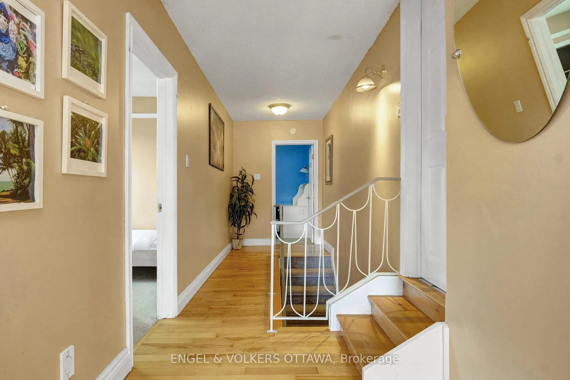 Photo 5 of Unit A, 621 Pleasant Park Road, Ottawa, Playfair Park — HOMEH