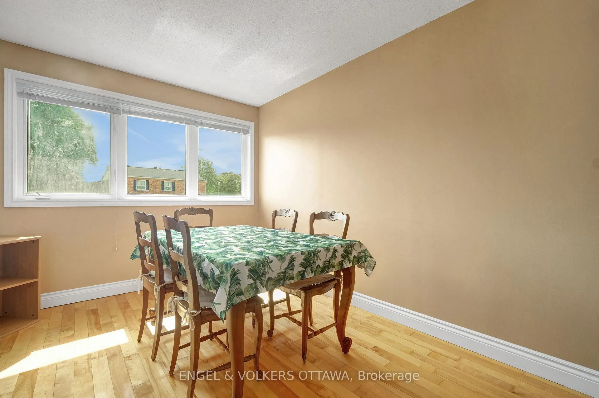 Photo 9 of Unit A, 621 Pleasant Park Road, Ottawa, Playfair Park — HOMEH