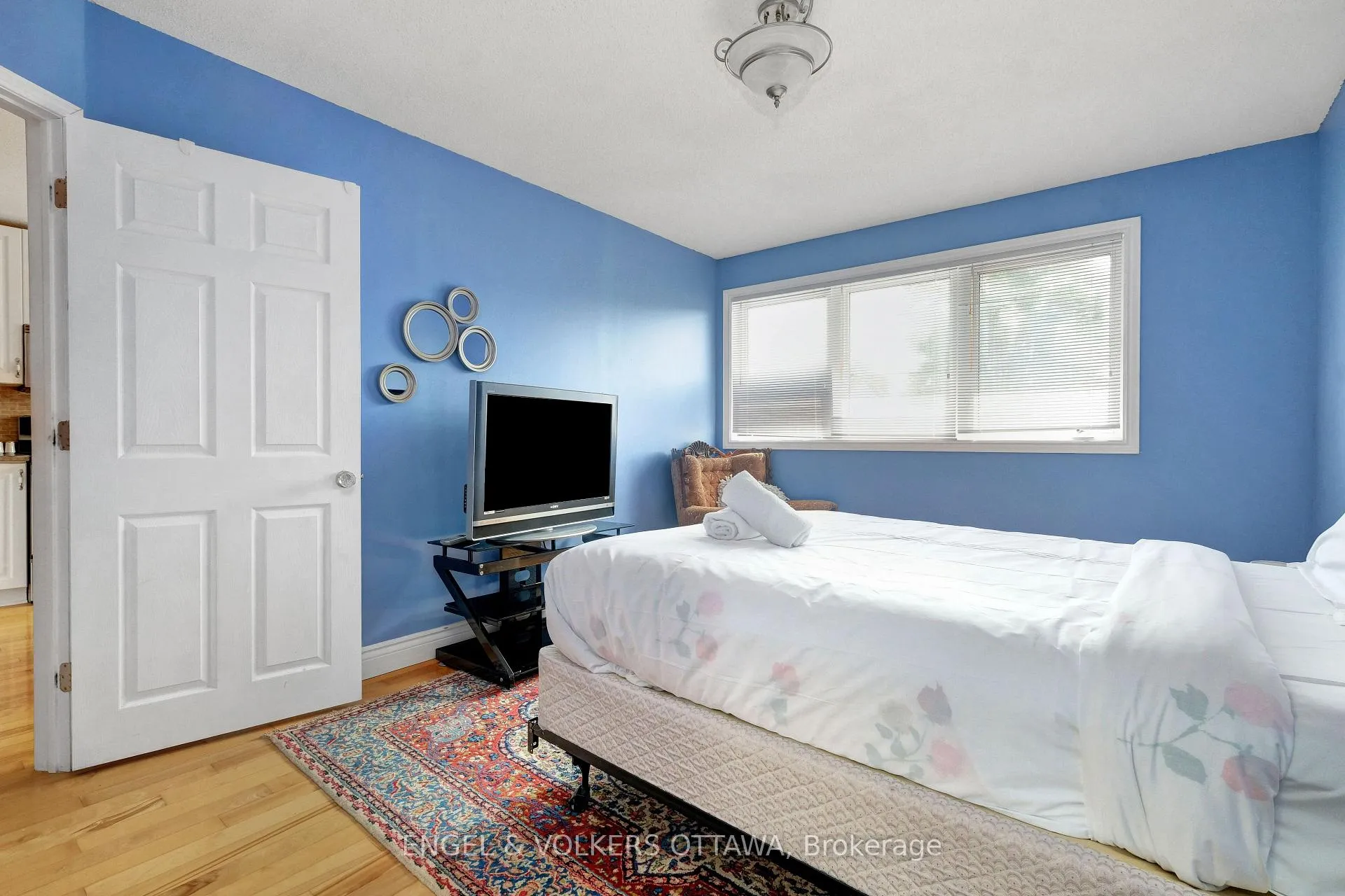 Photo 11 of Unit A, 621 Pleasant Park Road, Ottawa, Playfair Park — HOMEH