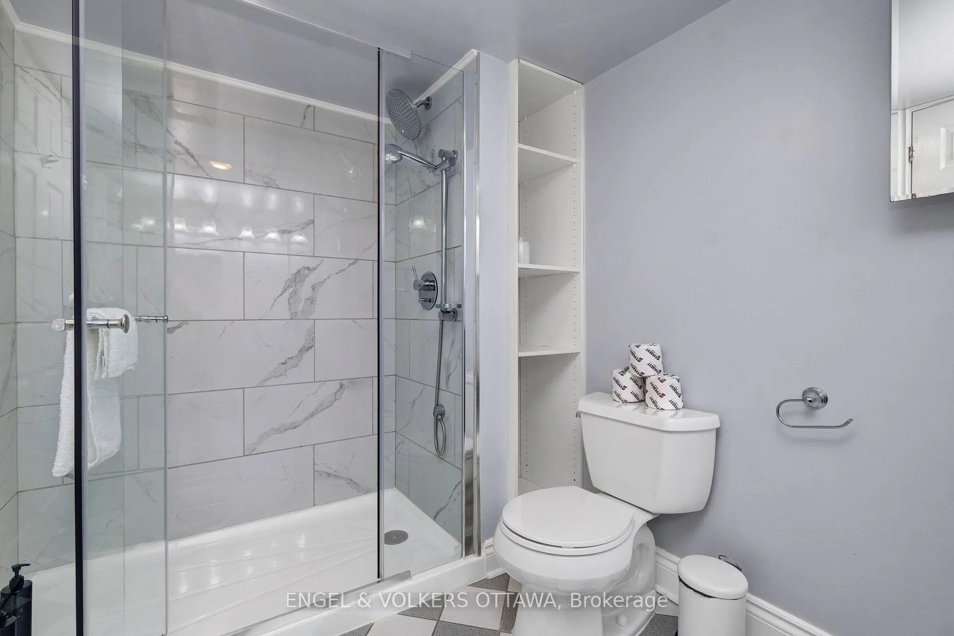 Photo 20 of Unit A, 621 Pleasant Park Road, Ottawa, Playfair Park — HOMEH
