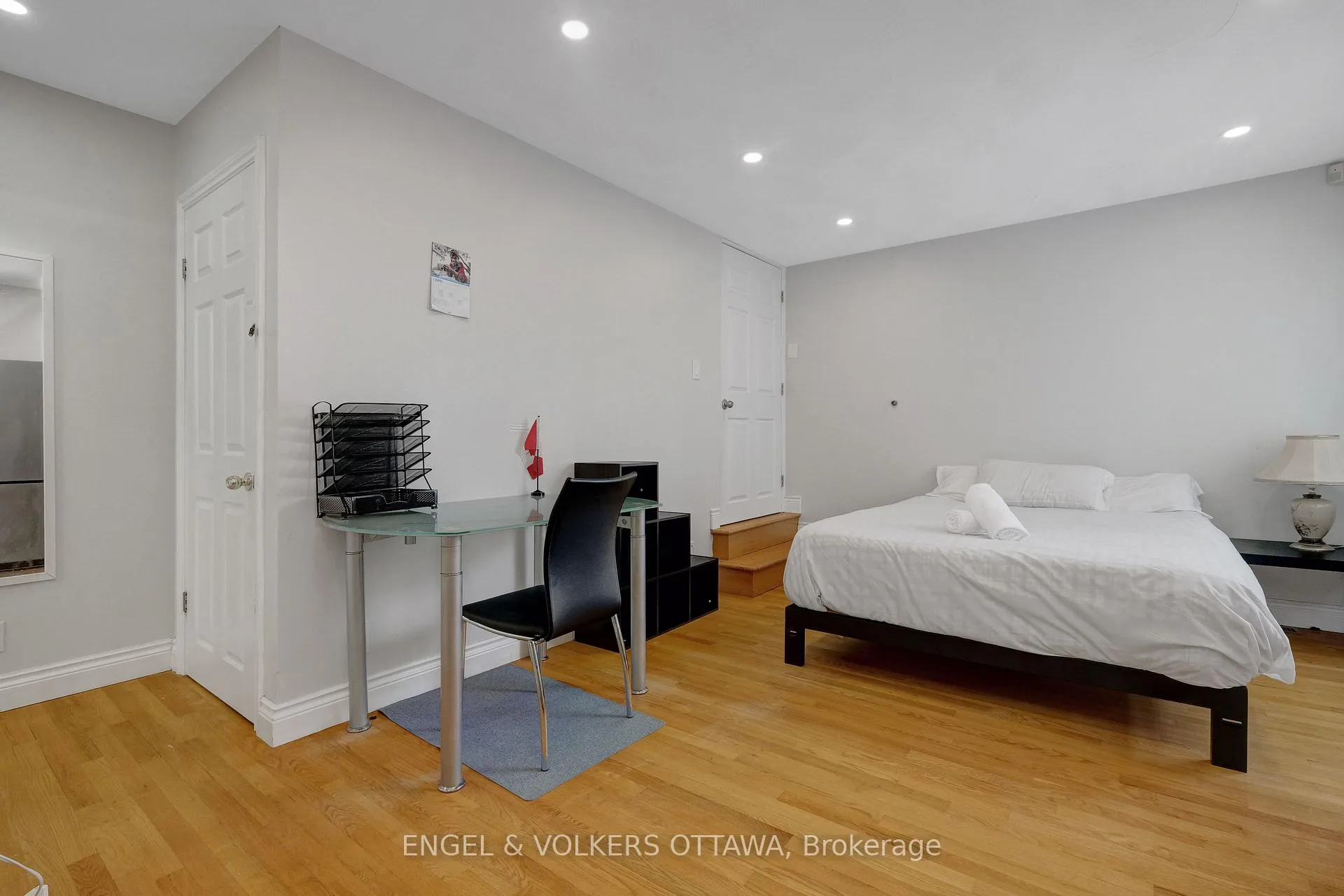 Photo 22 of Unit A, 621 Pleasant Park Road, Ottawa, Playfair Park — HOMEH