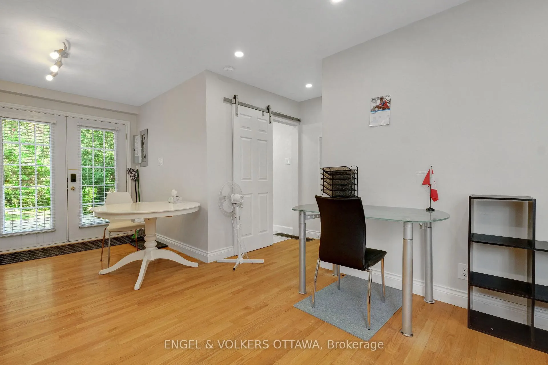 Photo 23 of Unit A, 621 Pleasant Park Road, Ottawa, Playfair Park — HOMEH
