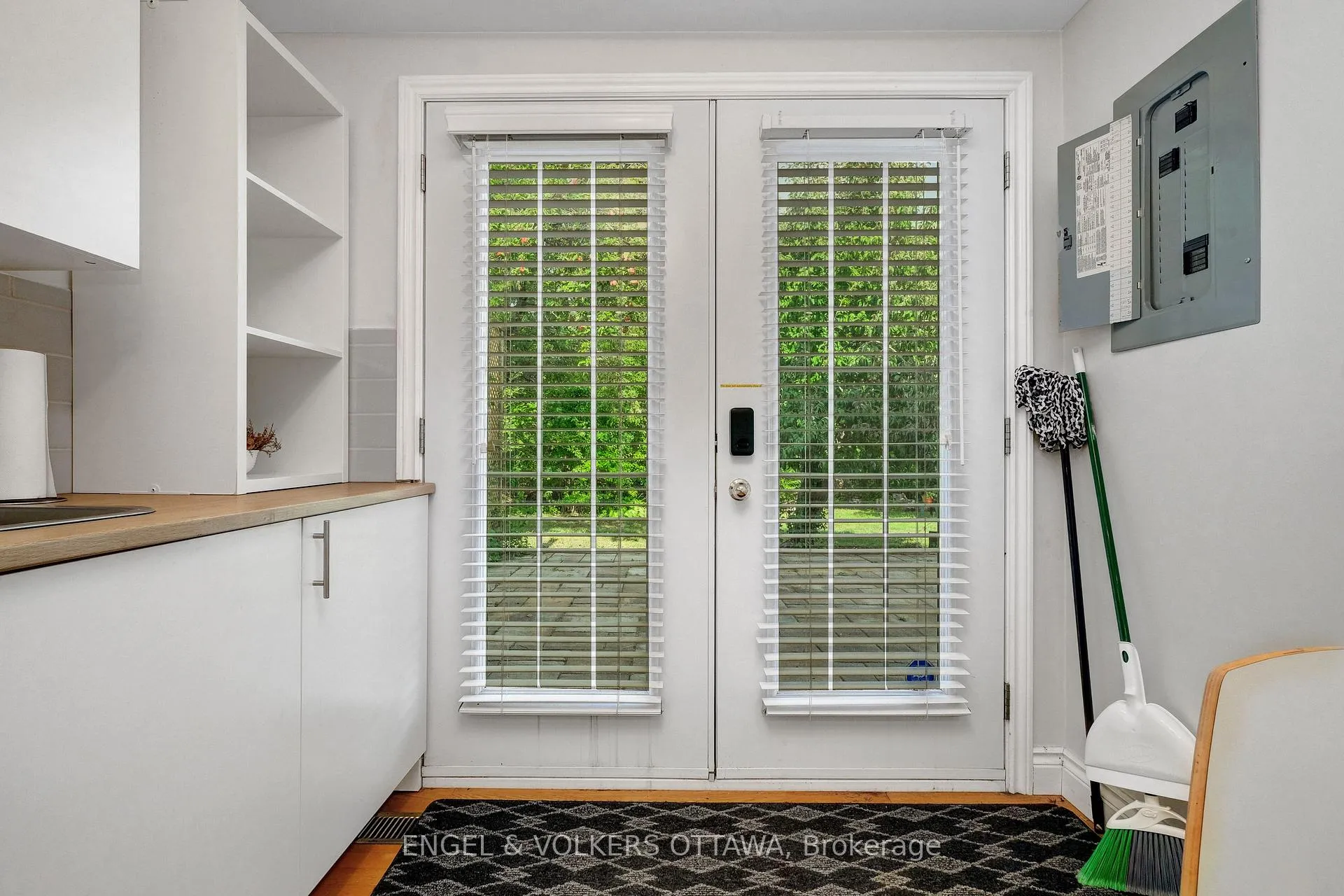 Photo 28 of Unit A, 621 Pleasant Park Road, Ottawa, Playfair Park — HOMEH