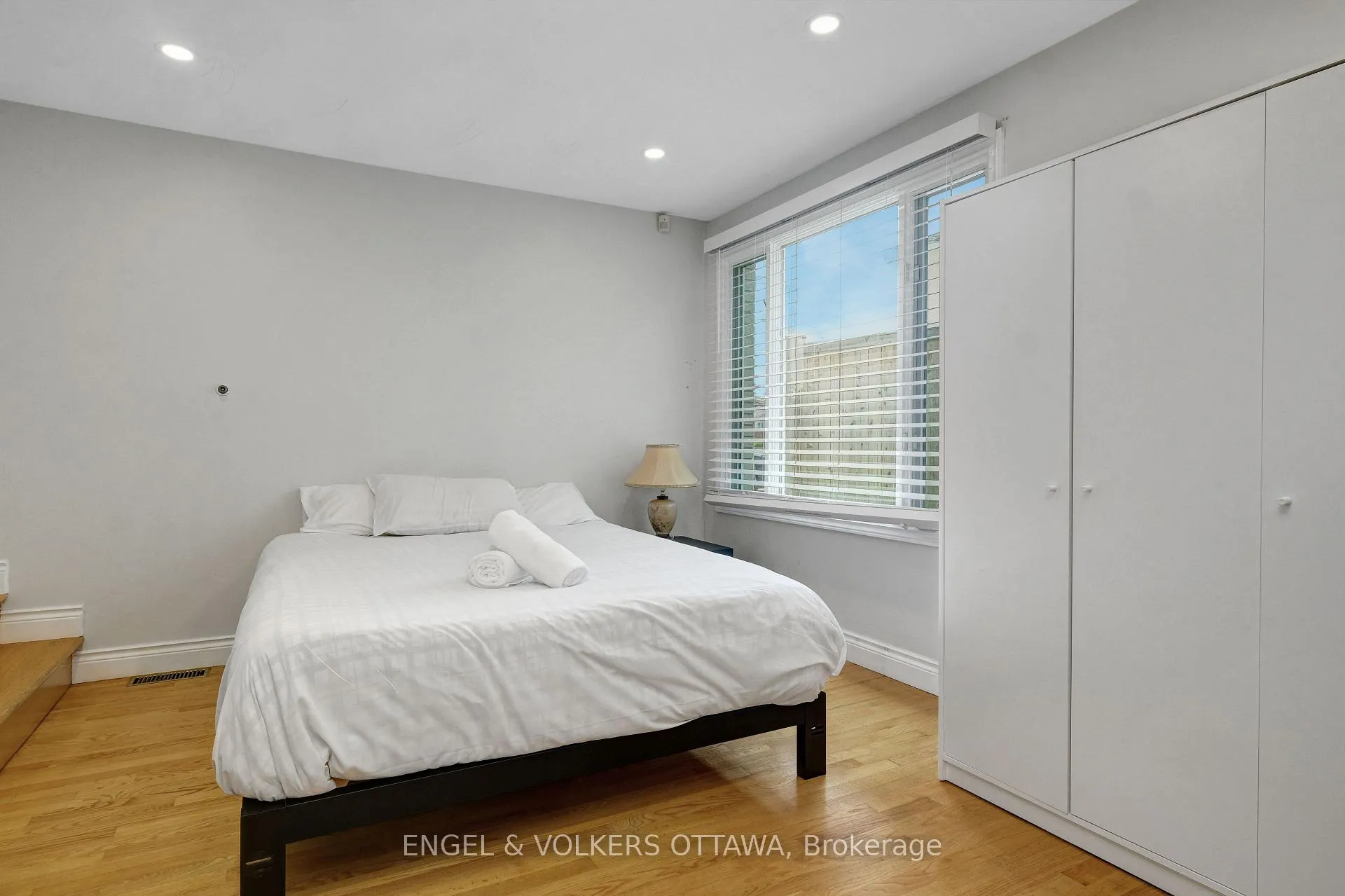 Photo 31 of Unit A, 621 Pleasant Park Road, Ottawa, Playfair Park — HOMEH