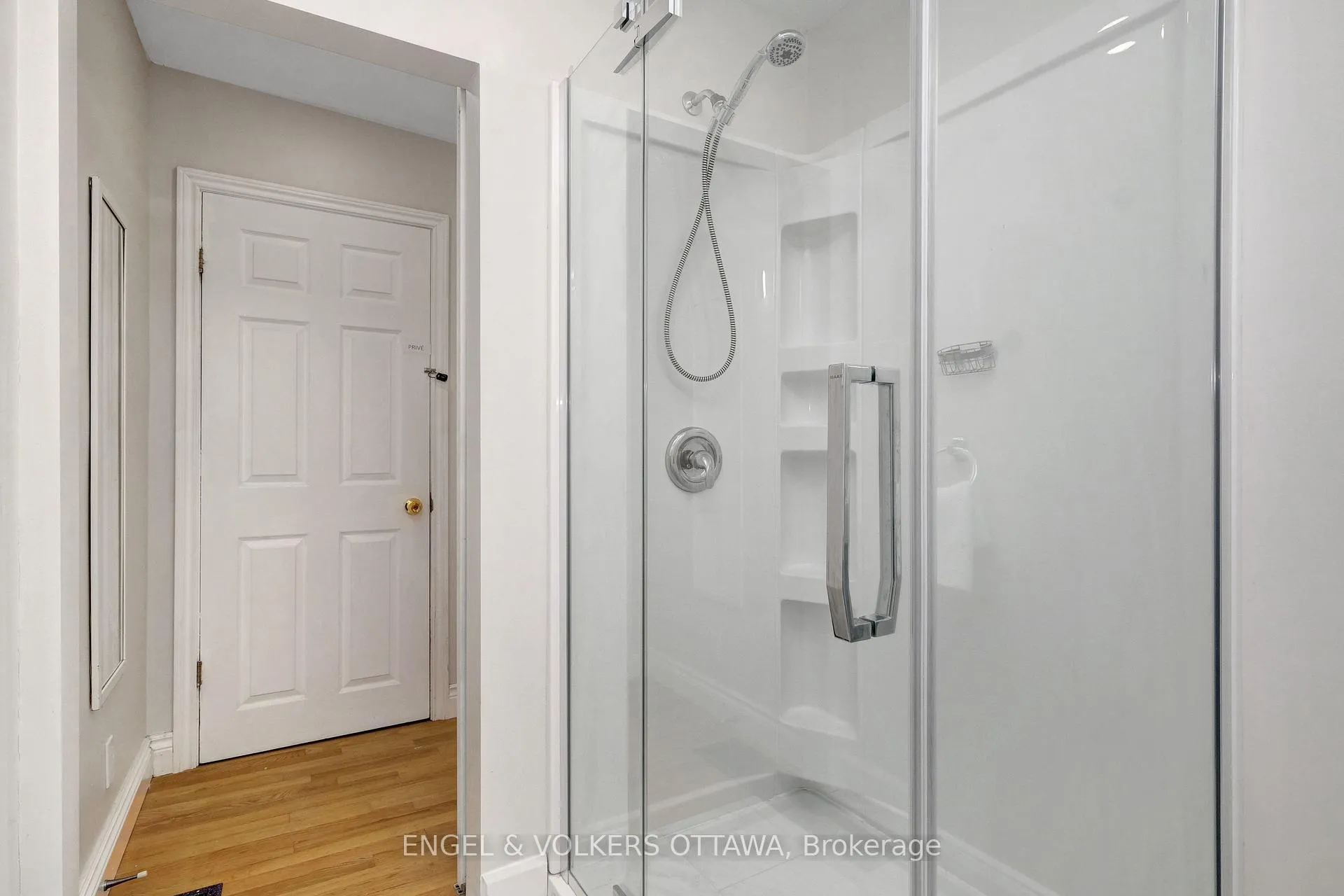 Photo 34 of Unit A, 621 Pleasant Park Road, Ottawa, Playfair Park — HOMEH