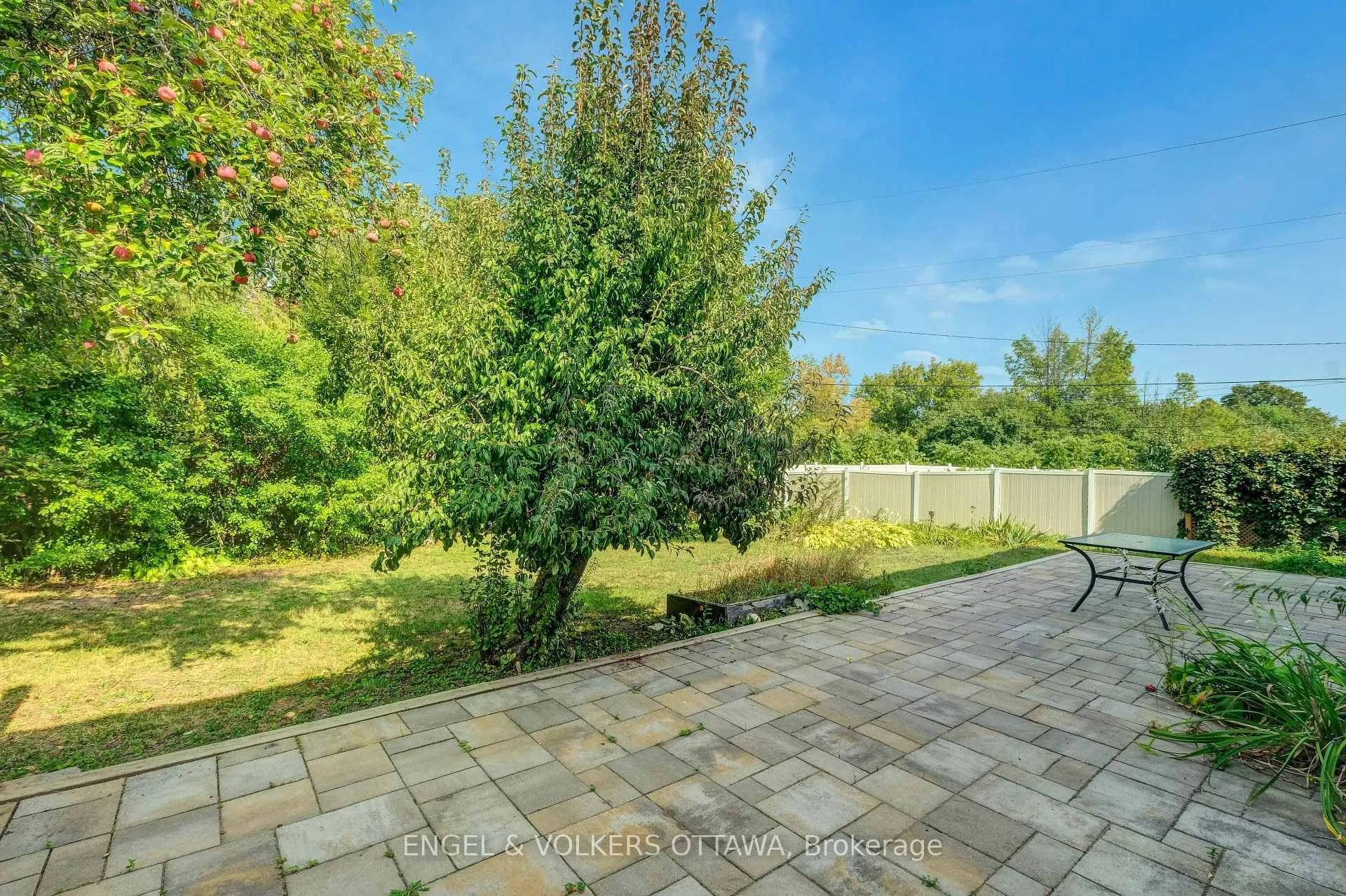 Photo 36 of Unit A, 621 Pleasant Park Road, Ottawa, Playfair Park — HOMEH