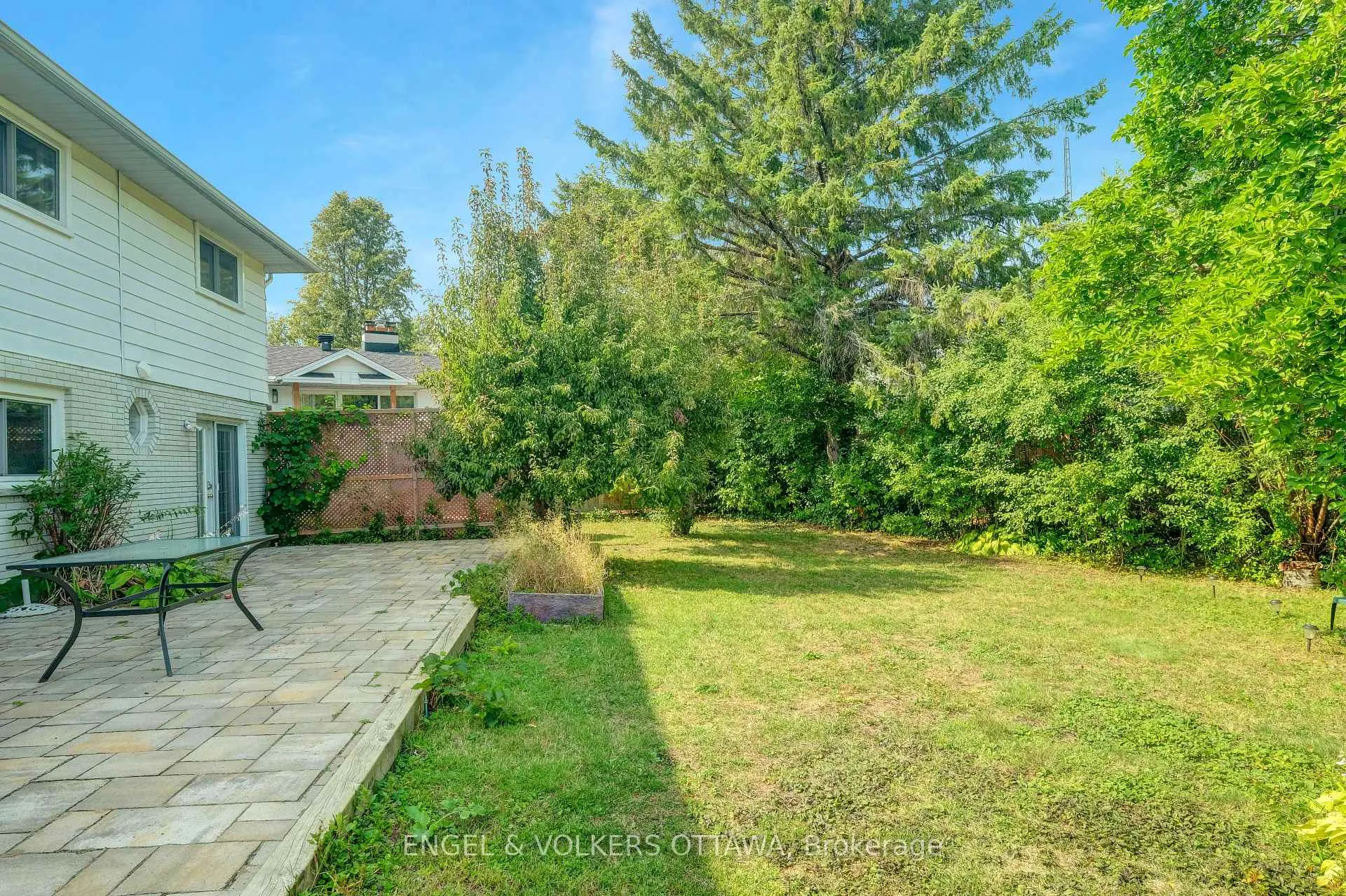 Photo 39 of Unit A, 621 Pleasant Park Road, Ottawa, Playfair Park — HOMEH
