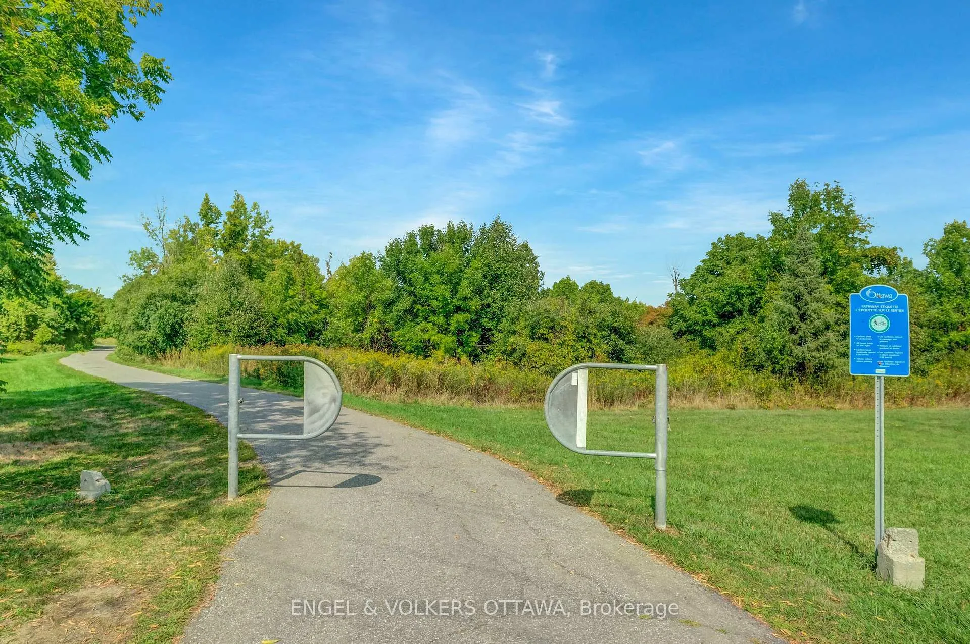 Photo 40 of Unit A, 621 Pleasant Park Road, Ottawa, Playfair Park — HOMEH