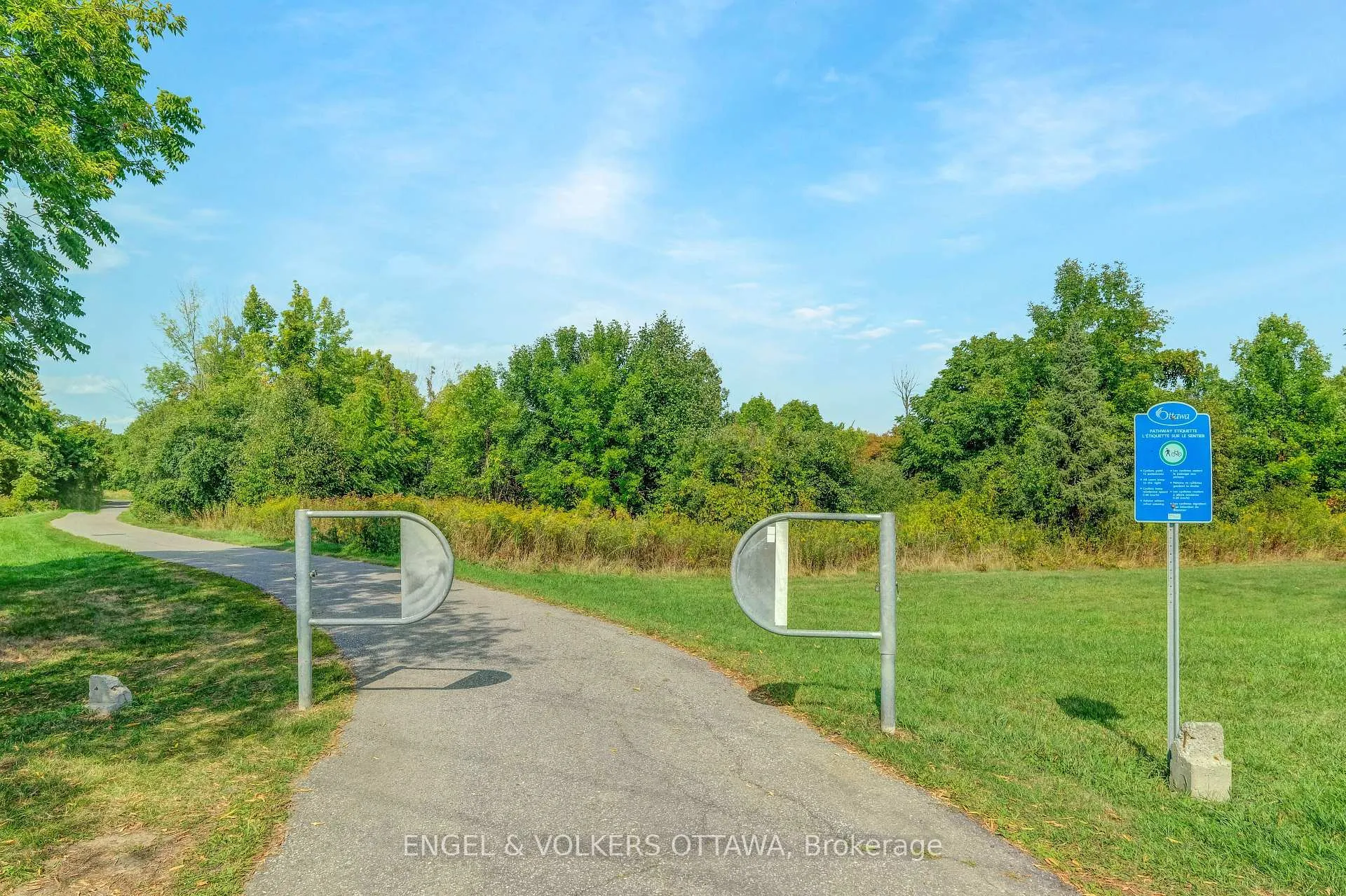 Photo 41 of Unit A, 621 Pleasant Park Road, Ottawa, Playfair Park — HOMEH