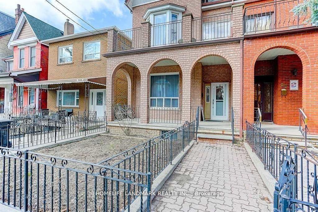 Photo 2 of 20 Grove Avenue, Toronto, Trinity-Bellwoods — HOMEH