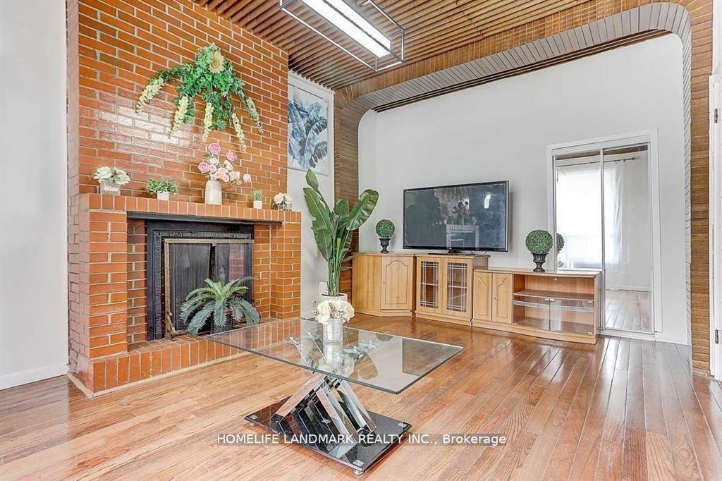 Photo 7 of 20 Grove Avenue, Toronto, Trinity-Bellwoods — HOMEH