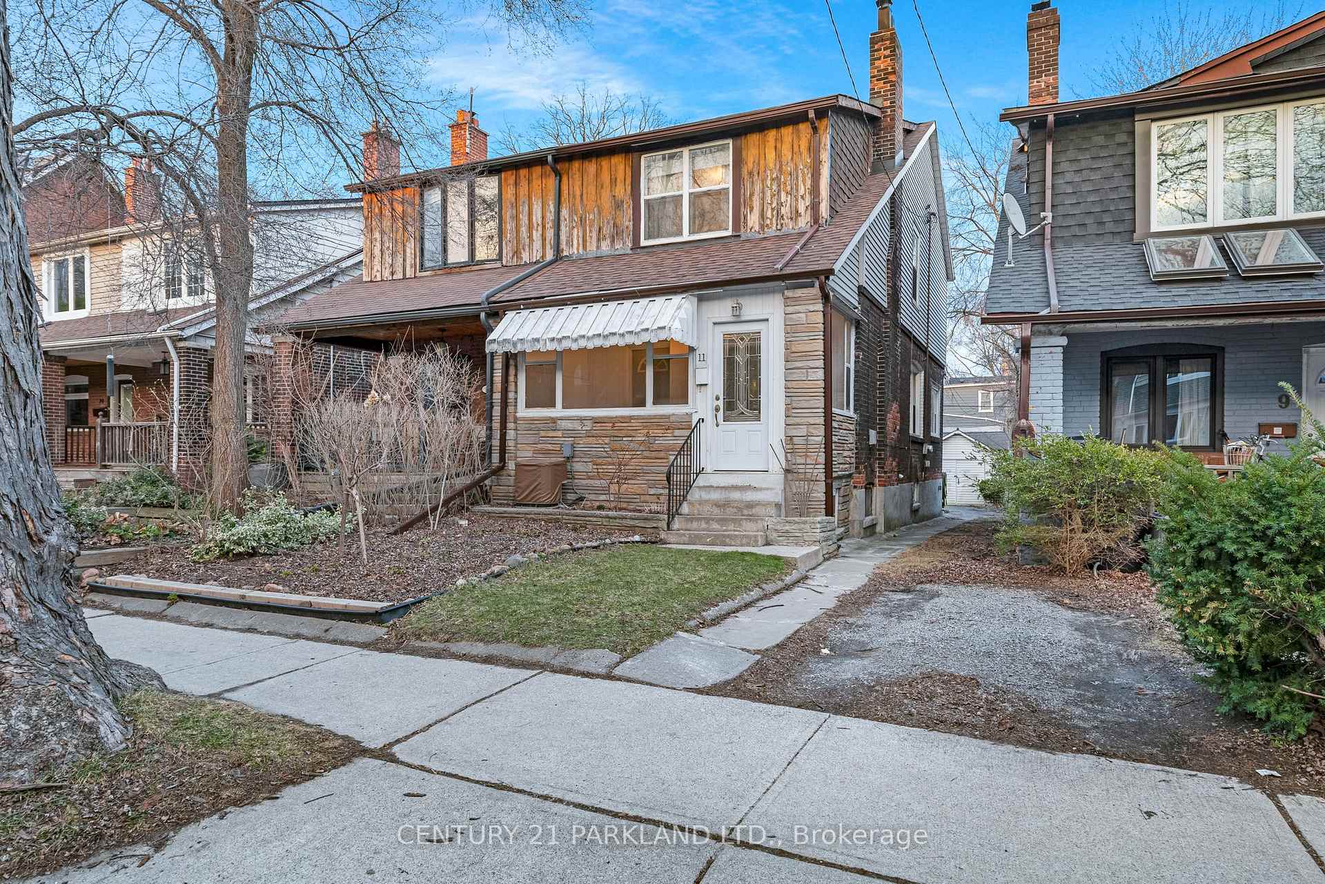 Photo 1 of 11 Lamb Avenue, Toronto, Greenwood-Coxwell — HOMEH