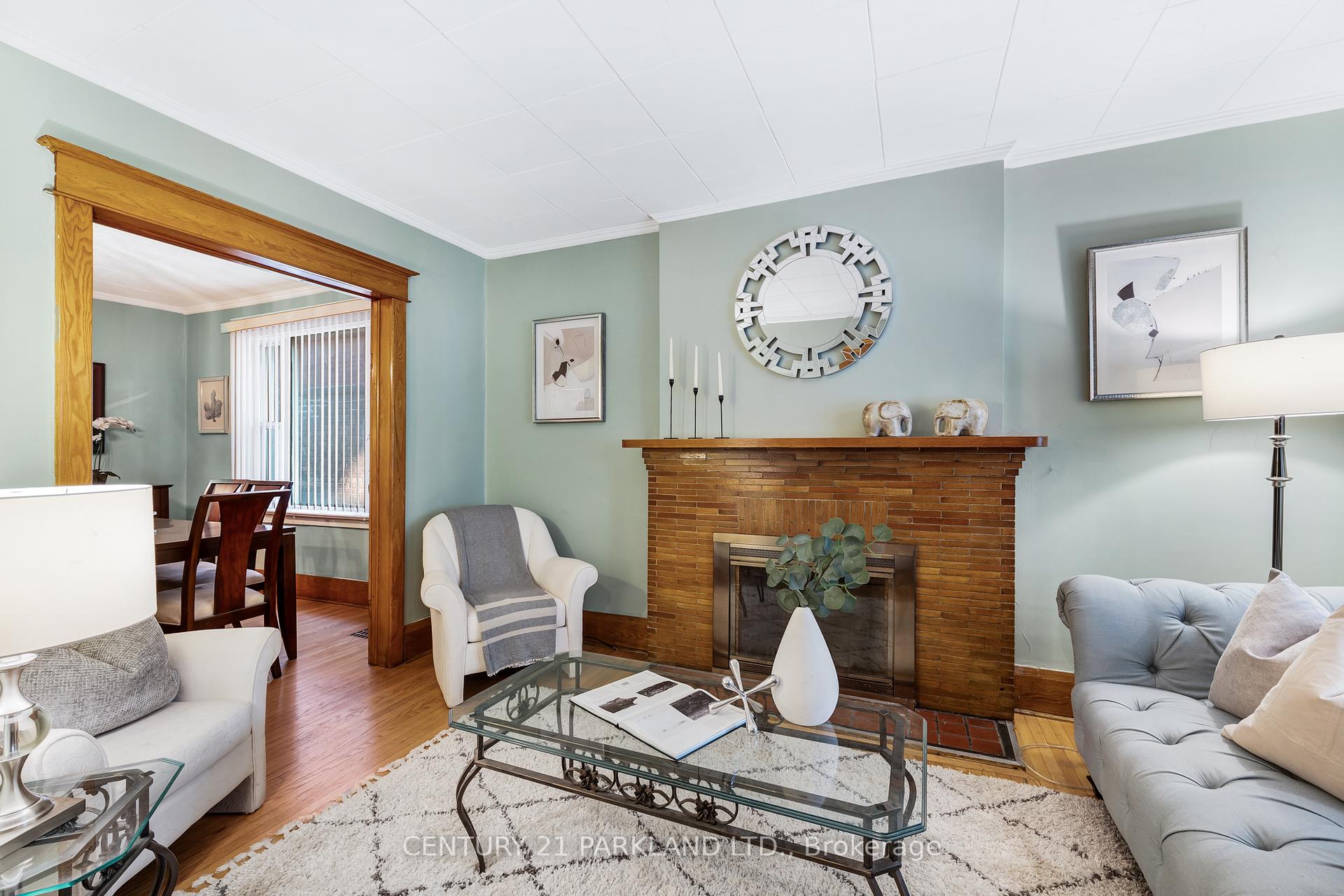 Photo 6 of 11 Lamb Avenue, Toronto, Greenwood-Coxwell — HOMEH