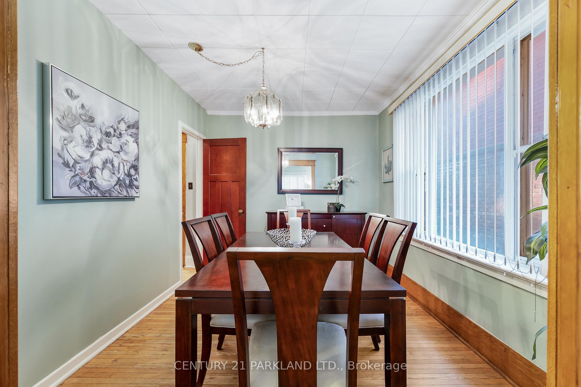Photo 9 of 11 Lamb Avenue, Toronto, Greenwood-Coxwell — HOMEH